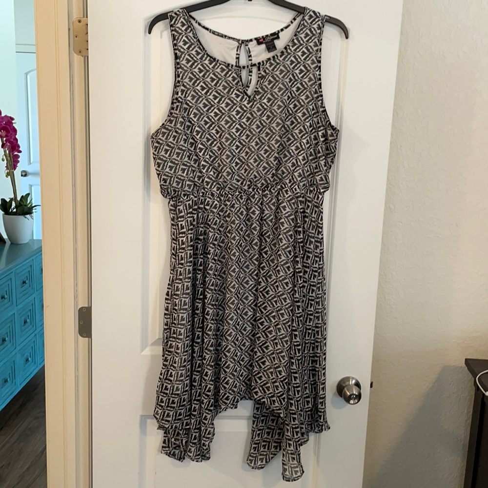 Black printed dress. Sleeveless